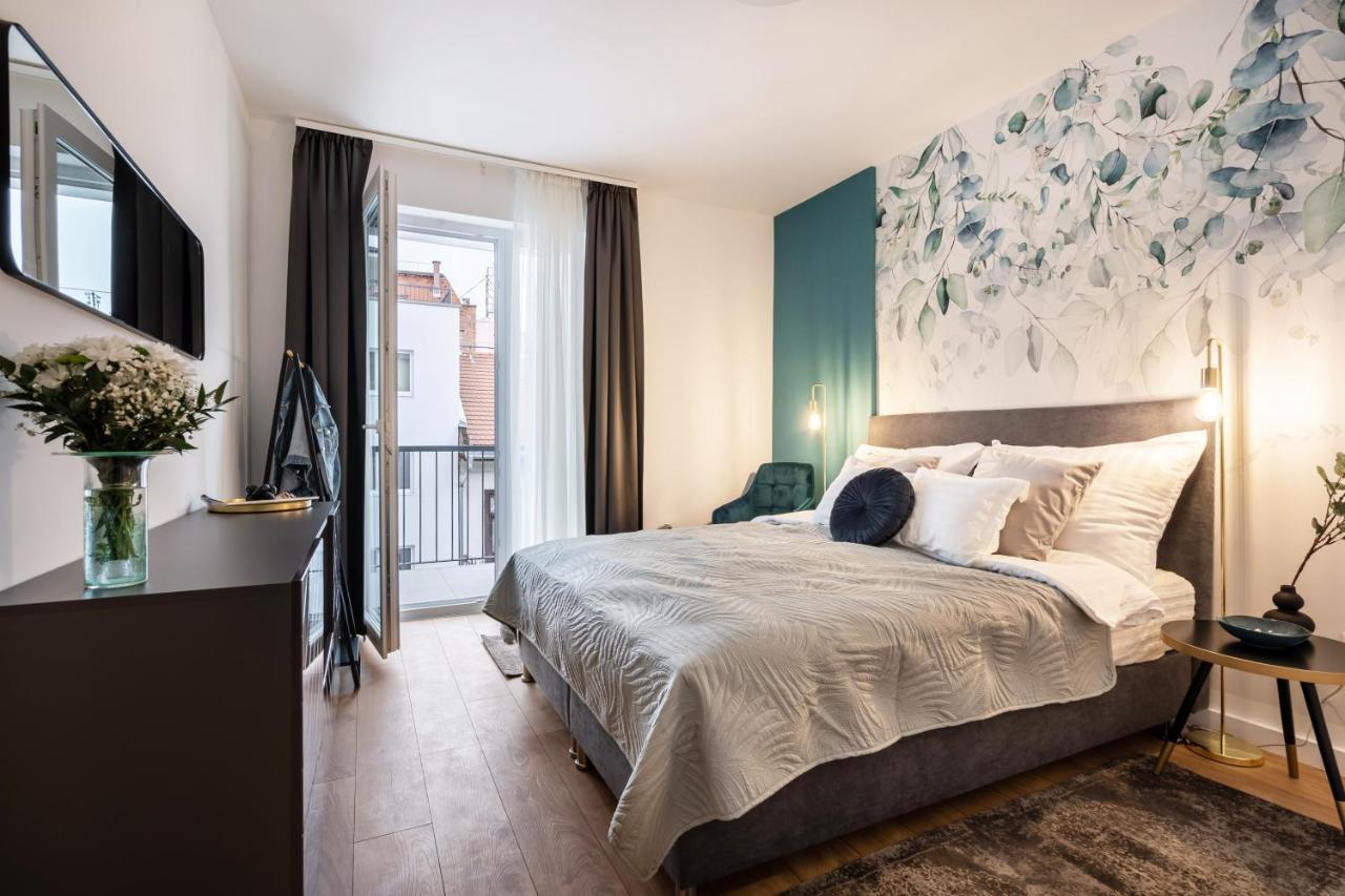 Rose Garden Apartments بودابست الغرفة الصورة