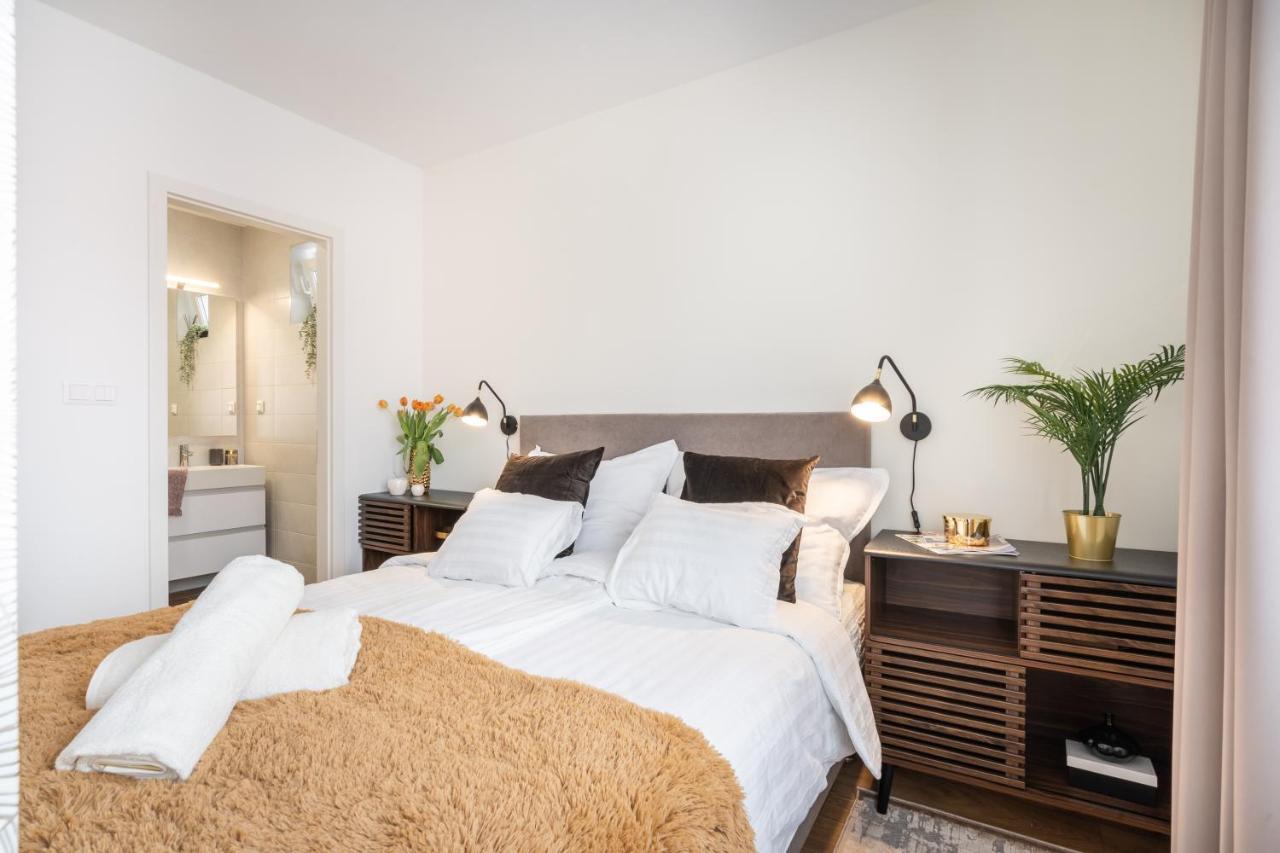Rose Garden Apartments بودابست الغرفة الصورة