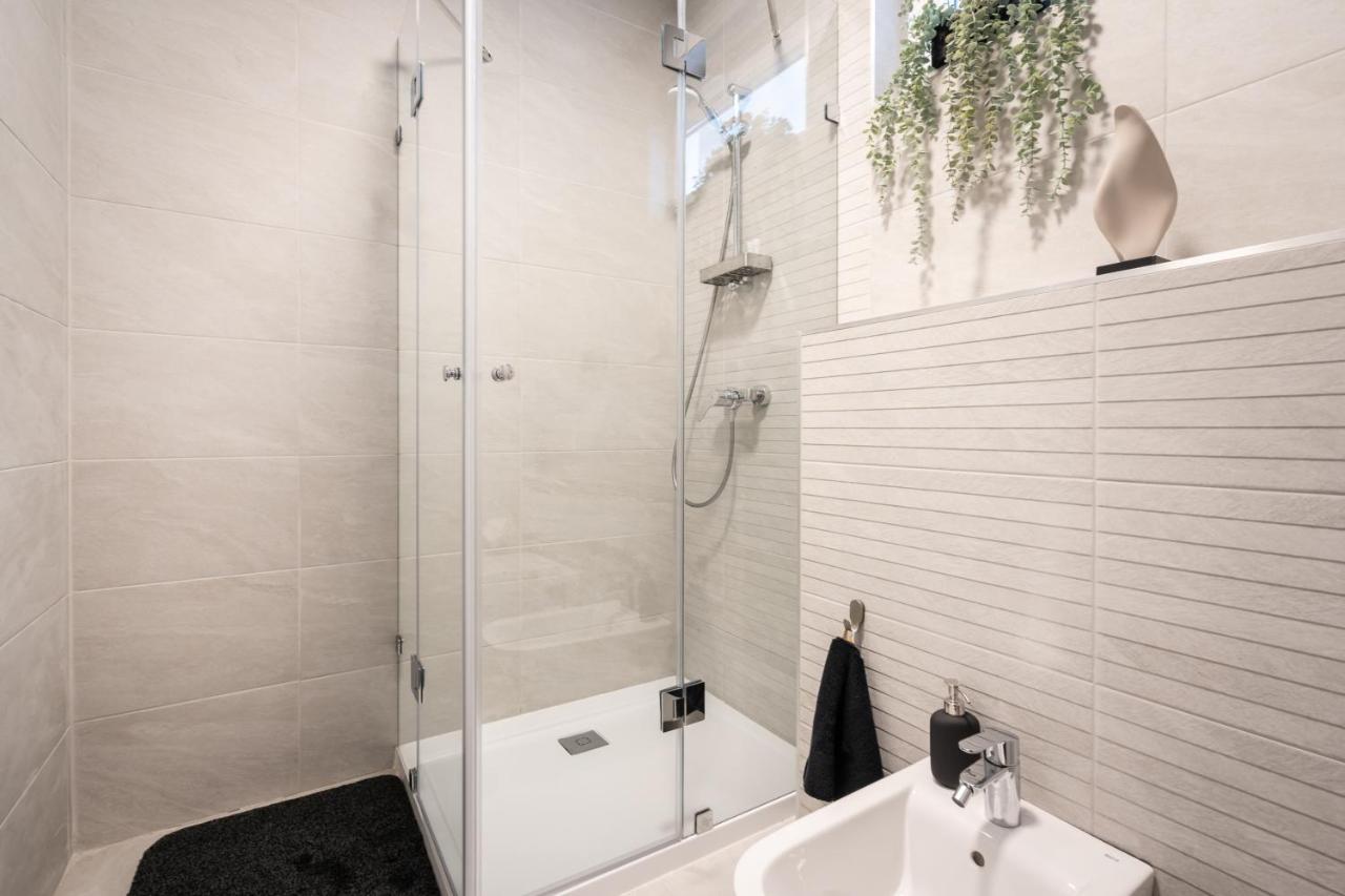 Rose Garden Apartments بودابست الغرفة الصورة